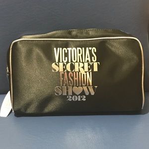 NWT VIctoria’s Secret 2012 fashion show makeup bag
